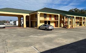 Days Inn & Suites By Wyndham Brewton